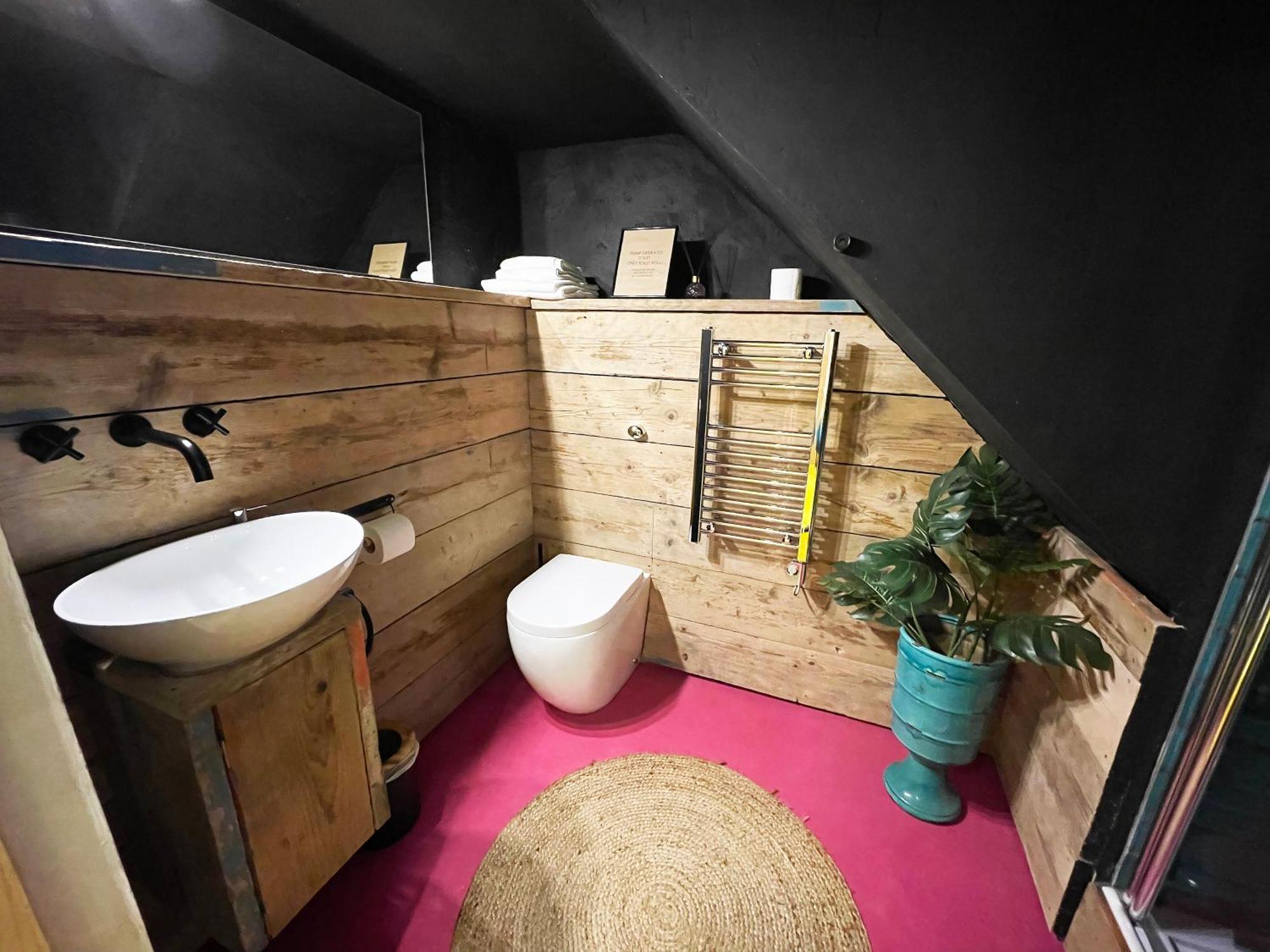Fern Studio 1 Bedroom Apartment Лланголлен Экстерьер фото